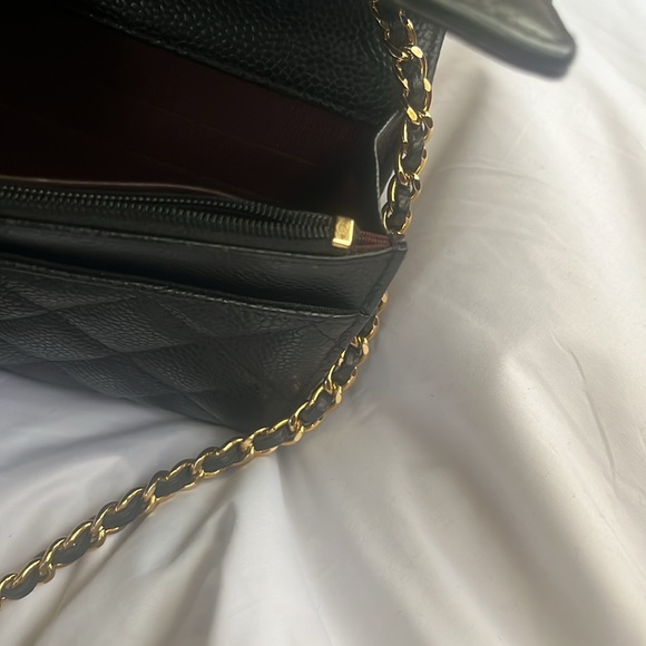 Chanel Black Quilted Leather Bag - Picture 15 of 16